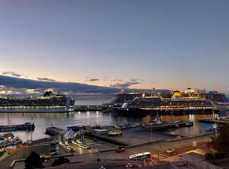 Vista Pontinha Ac & Harbor View